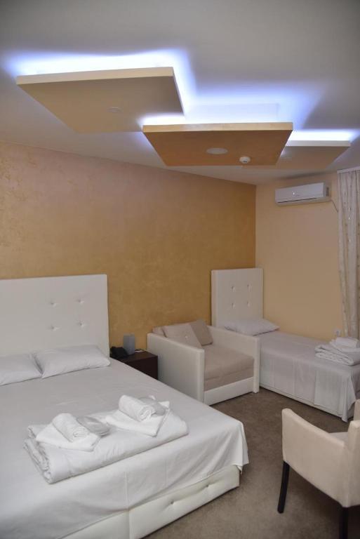 Vila Lunar Lux Hotel Kruševac Exterior foto
